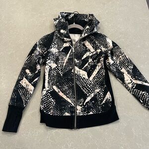 SOLD Lululemon scuba sweatshirt size 4